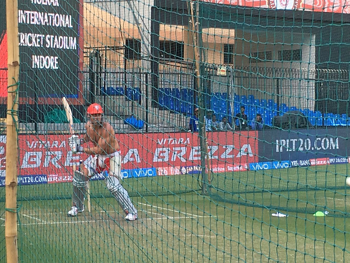IPL 2017: जब कपड़े उतार मैदान में प्रैक्टिस के लिए आए मिलर-स्टोनिस IPL 2017: जब कपड़े उतार मैदान में प्रैक्टिस के लिए आए मिलर-स्टोनिस