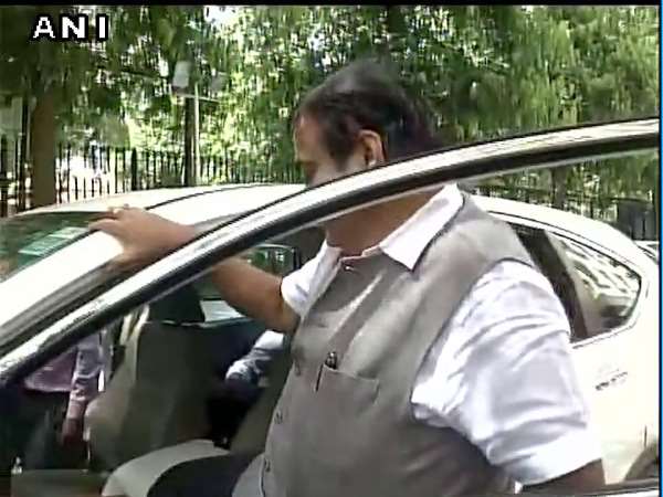 जनता और नेता में ना हो कोई फर्क