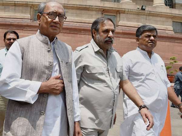 गोवा की जनता को मूर्ख बनाते रहेंगे