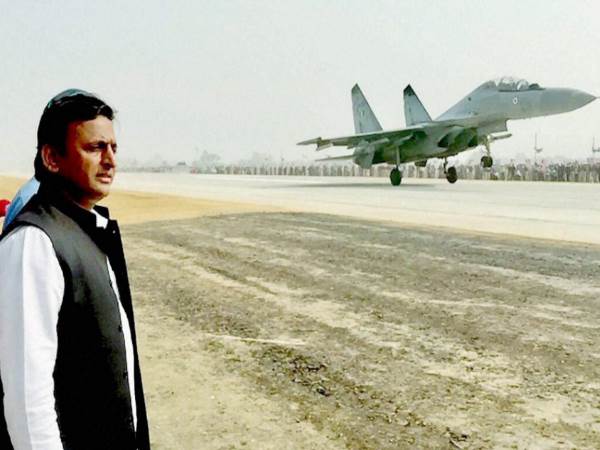 अखिलेश यादव ने खुद की थी तारीफ