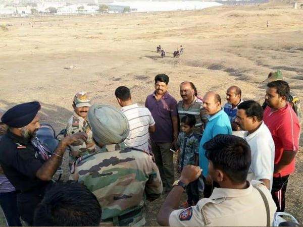 पुणे के सेना परिसर में पाए गए 8 बम, मचा हड़कंप पुणे के सेना परिसर में पाए गए 8 बम, मचा हड़कंप
