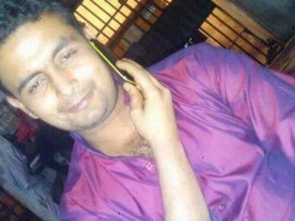 बिहार: जेल में सजा काट रहा उम्रकैदी चला रहा FB, सेल्फी वायरल बिहार: जेल में सजा काट रहा उम्रकैदी चला रहा FB, सेल्फी वायरल
