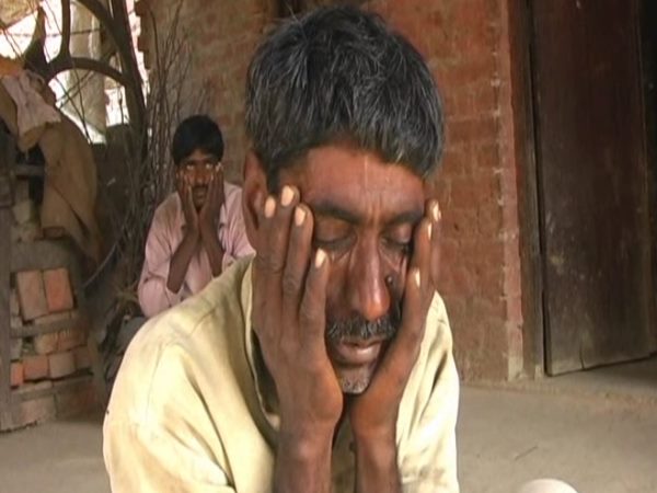 योगीराज: वोट न देने पर ग्राम प्रधान ने एसडीएम संग रची ऐसी साजिश कि अब किसान मांग रहा है मौत योगीराज: वोट न देने पर ग्राम प्रधान ने एसडीएम संग रची ऐसी साजिश कि अब किसान मांग रहा है मौत