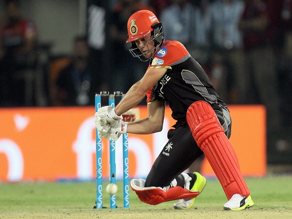IPL 2017: आरसीबी को बड़ा झटका, चोटिल डिविलियर्स मैच से बाहर IPL 2017: आरसीबी को बड़ा झटका, चोटिल डिविलियर्स मैच से बाहर