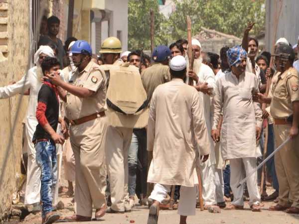 PICS: कैसे भड़का सहारनपुर का बवाल, आगजनी और तोड़फोड़ पर क्यों आमादा हुए उपद्रवी? PICS: कैसे भड़का सहारनपुर का बवाल, आगजनी और तोड़फोड़ पर क्यों आमादा हुए उपद्रवी?