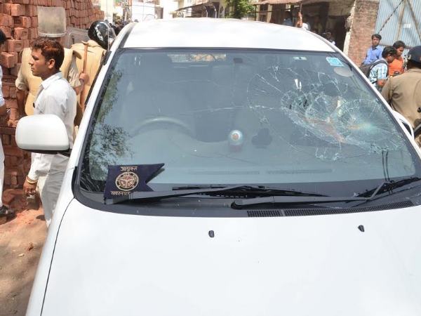 PICS: कैसे भड़का सहारनपुर का बवाल, आगजनी और तोड़फोड़ पर क्यों आमादा हुए उपद्रवी? PICS: कैसे भड़का सहारनपुर का बवाल, आगजनी और तोड़फोड़ पर क्यों आमादा हुए उपद्रवी?