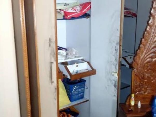पुलिस अधिकारी के घर में सिक्योरिटी गार्ड ने की लाखों की चोरी पुलिस अधिकारी के घर में सिक्योरिटी गार्ड ने की लाखों की चोरी