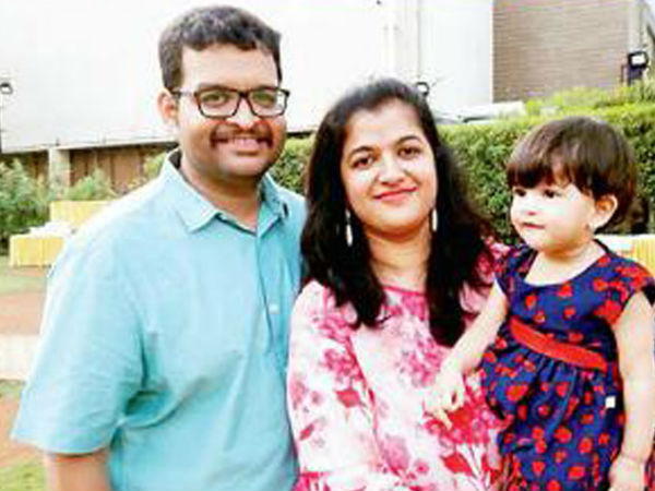 Woman Breastfeeding Her Son Harassed, Asked To Get Down From train, reason will shocked you Woman Breastfeeding Her Son Harassed, Asked To Get Down From train, reason will shocked you