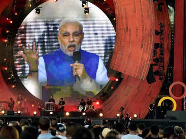 मैडिसन स्क्वॉयर में लोगों को लगवाए ठहाके