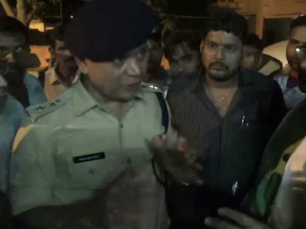 कोतवाल समेत चार को किया निलंबित