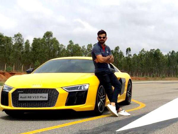 विस्फोटक कोहली का तूफानी अंदाज, 280 KMPH की रफ्तार से दौड़ाई स्पोर्ट्स कार विस्फोटक कोहली का तूफानी अंदाज, 280 KMPH की रफ्तार से दौड़ाई स्पोर्ट्स कार