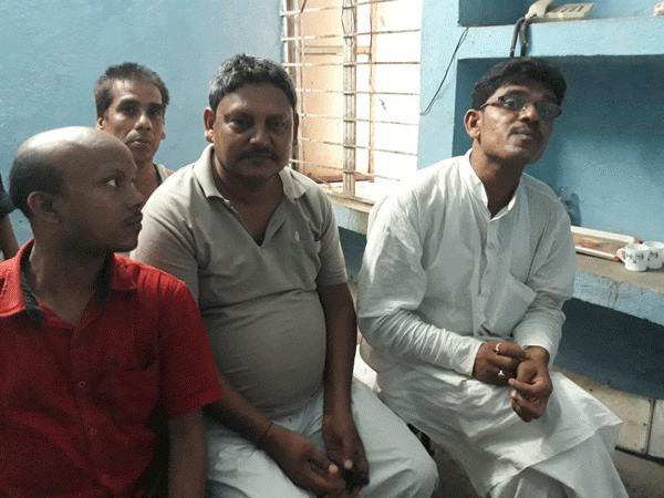 सफर था सुहाना ऊपर से मिल गई सुंदरी, सिपाही को दिन में दिख गए तारे सफर था सुहाना ऊपर से मिल गई सुंदरी, सिपाही को दिन में दिख गए तारे