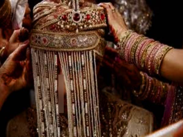 प्यार की आग में लड़की ने जला दिया प्रेमी का मंडप प्यार की आग में लड़की ने जला दिया प्रेमी का मंडप