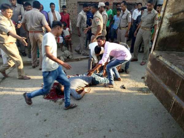 माशूका के सीने में मारी गोली, कहा प्यार किया तो क्यों नहीं करती शादी माशूका के सीने में मारी गोली, कहा प्यार किया तो क्यों नहीं करती शादी