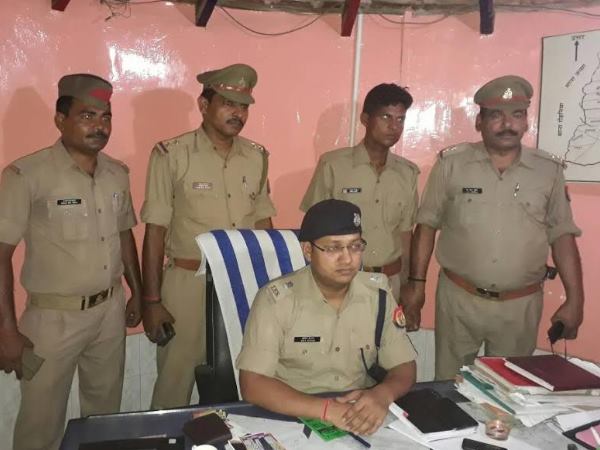 वर्दी पहनकर ही करता था सारे गलत काम, उससे पहले नहीं! वर्दी पहनकर ही करता था सारे गलत काम, उससे पहले नहीं!