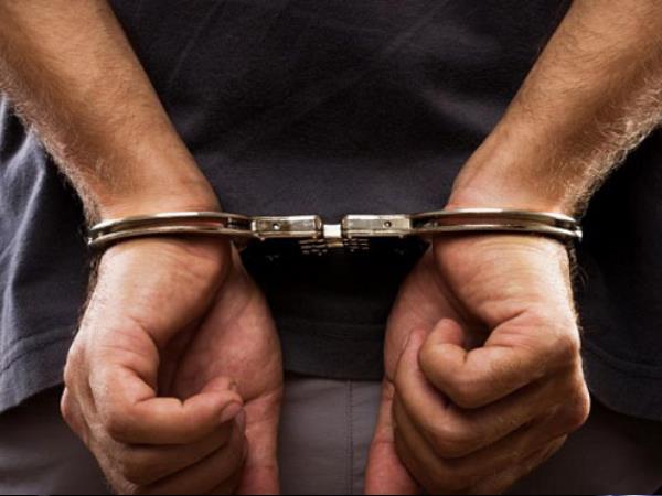 ये अश्लील वेबसाइट बनाकर लड़कियां उपलब्ध कराने के लिए ग्राहकों की बुकिंग करते थे तथा लड़कियों को नौकरी का झांसा देकर बुला कर उन्हें देह व्यापार में धकेल देते थे। ये अश्लील वेबसाइट बनाकर लड़कियां उपलब्ध कराने के लिए ग्राहकों की बुकिंग करते थे तथा लड़कियों को नौकरी का झांसा देकर बुला कर उन्हें देह व्यापार में धकेल देते थे।