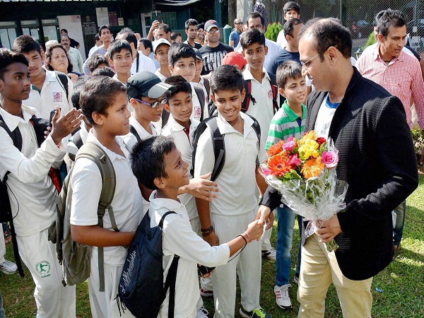 वीरू ने 'क्रिकेट के जेम्स बॉन्ड' को भेजी जन्मदिन की शुभकामनाएं वीरू ने 'क्रिकेट के जेम्स बॉन्ड' को भेजी जन्मदिन की शुभकामनाएं