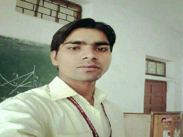 रानी ने पिता से कहा की नए कोर्स के लिए जा रही हूँ