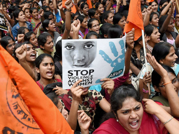 महिला ने दरोगा का फोन किया रिकॉर्ड