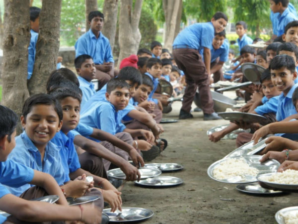 यूपी में स्कूल ना जाने वाले बच्चों की संख्या सबसे अधिक