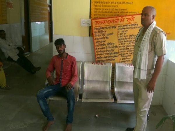 डेढ़ गुनी उम्र की महिला में ही उसे असली प्यार मिल रहा था