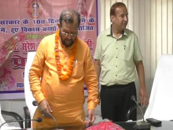 सेना पर दिया आजम का बयान बन गया है बीजेपी का 'टारगेट सपा' सेना पर दिया आजम का बयान बन गया है बीजेपी का 'टारगेट सपा'
