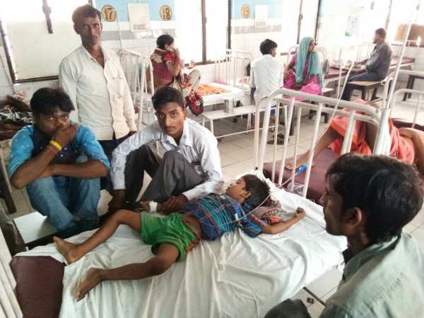 बहराइच: गर्मी के बाद बीमारी का कहर, 18 मासूमों ने तोड़ा दम बहराइच: गर्मी के बाद बीमारी का कहर, 18 मासूमों ने तोड़ा दम