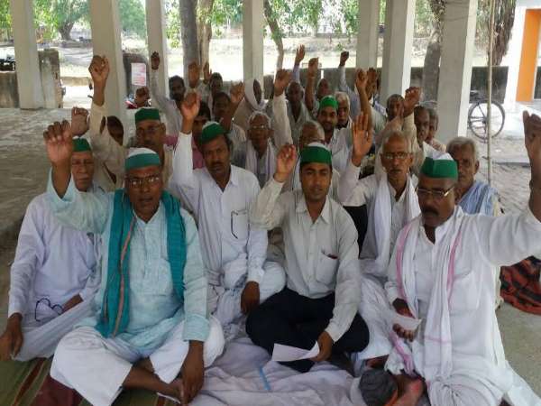मिर्जापुर में महिला संग किसान करेंगे विरोध का योग मिर्जापुर में महिला संग किसान करेंगे विरोध का योग