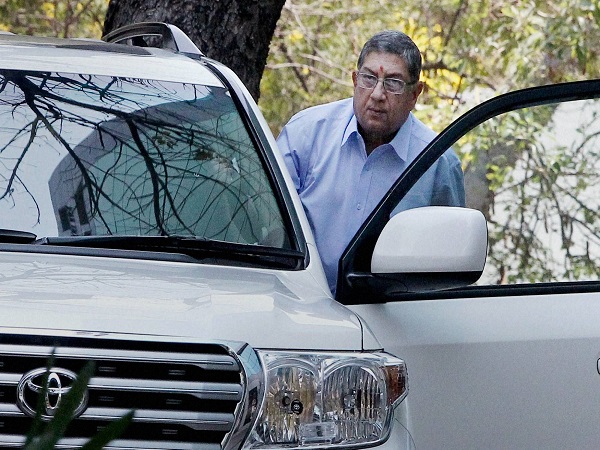 विवादों के बीद भी BCCI एसजीएम मीटिंग में पहुंचे श्रीनिवासन विवादों के बीद भी BCCI एसजीएम मीटिंग में पहुंचे श्रीनिवासन