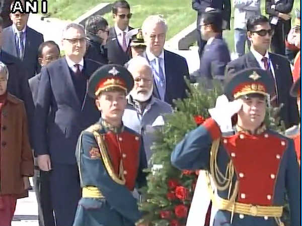 Image result for पीटर्सबर्ग में पीएम मोदी