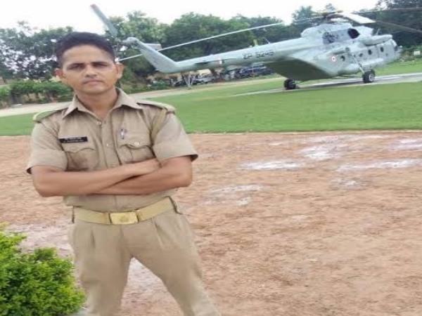 मिसाल: रिश्वत क्या...? पराए धन से दूर रहता है ये पुलिस वाला मिसाल: रिश्वत क्या...? पराए धन से दूर रहता है ये पुलिस वाला