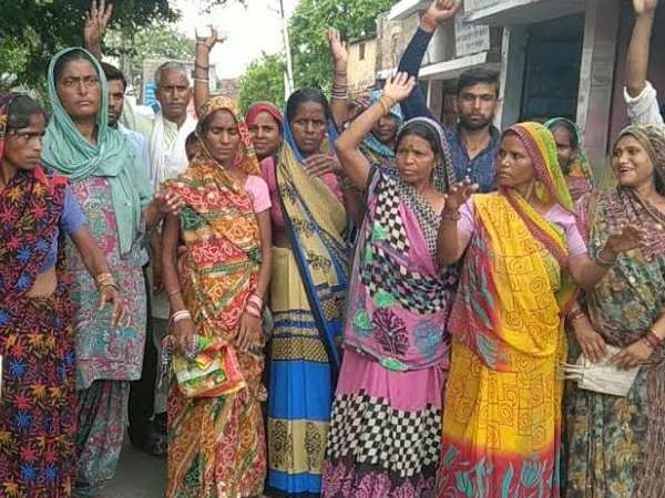 मौत पर यूपी में रिश्वतखोरी, महिला से अफसर ने मांगे 5000 रु मौत पर यूपी में रिश्वतखोरी, महिला से अफसर ने मांगे 5000 रु