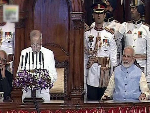 रेस्टोरेंट में खाने खाने वालों पर