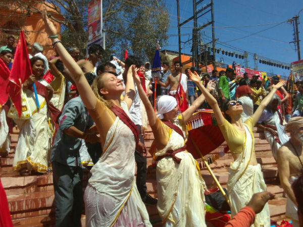 धर्म के नाम पर पाखंड