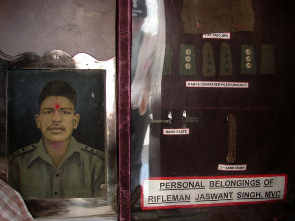 12000 फीट की ऊंचाई पर बना है स्मारक