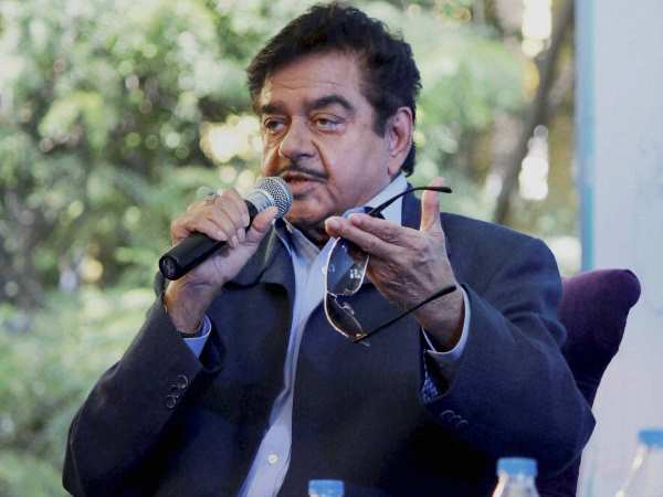 नोटबंदी की ओर किया इशारा