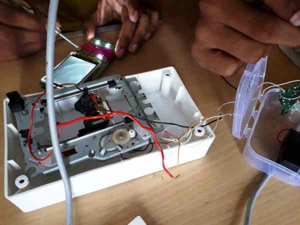 इस उपकरणों से बना सेक्युरिटी बैग