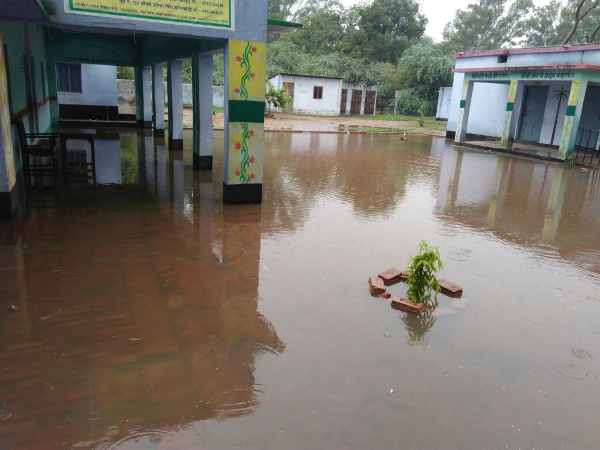 बारिश से भी बिगड़े हालात