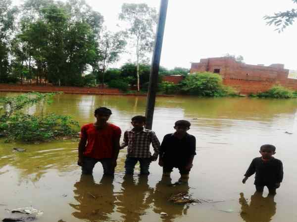 टोंस नदी का जलस्तर चिंताजनक