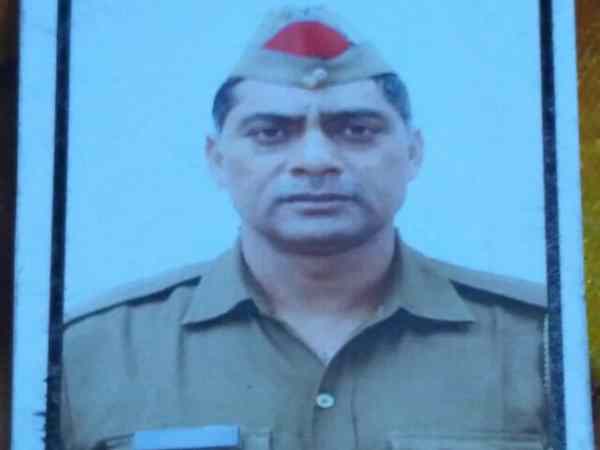 ईद के नाम पर नहीं दी छुट्टी