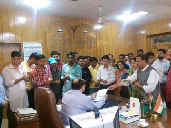 एसएफआई ने हमीरपुर में निकाली रैली
