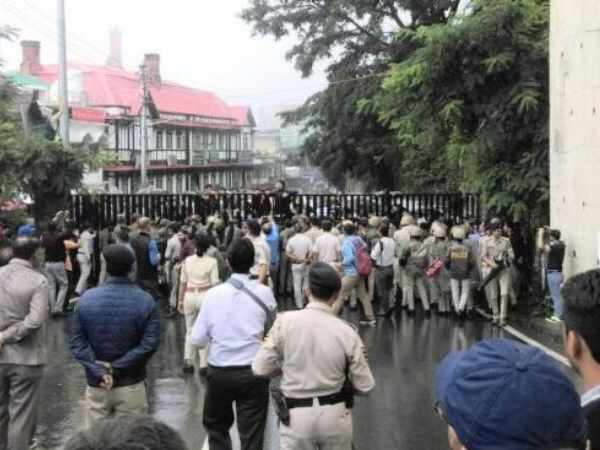 सोमवार को सड़क पर उतरे वामपंथी