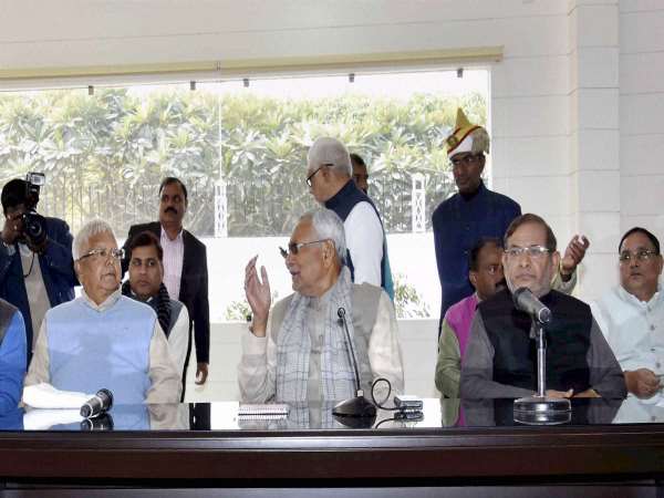 नीतीश के फैसले के खिलाफ