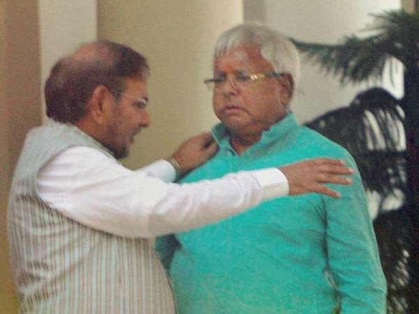 बयान जारी कर सकते हैं शरद