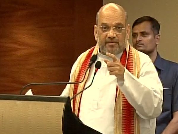 मोब लिंचिंग की घटनाओं पर घिरी सरकार को बचाते दिखे अमित शाह मोब लिंचिंग की घटनाओं पर घिरी सरकार को बचाते दिखे अमित शाह