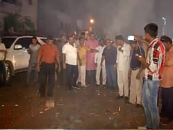 राष्ट्रपति के संबोधन के बाद लागू हुआ एक देश, एक टैक्स वाला GST राष्ट्रपति के संबोधन के बाद लागू हुआ एक देश, एक टैक्स वाला GST