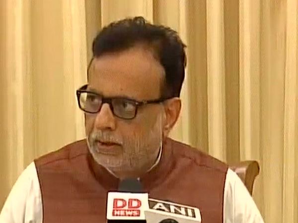 GST पर सरकार चलाएगी 6 दिन की मास्टर क्लास, टोल टैक्स पर सरकार का बड़ा बयान GST पर सरकार चलाएगी 6 दिन की मास्टर क्लास, टोल टैक्स पर सरकार का बड़ा बयान