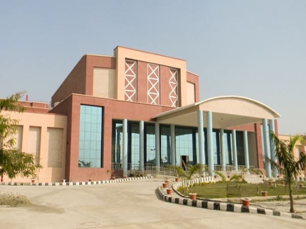 University sets 'safety deadline' for women University sets 'safety deadline' for women