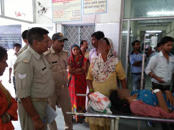 जल्द बालिग हुई लड़की को खाना पड़ा जहर, नहीं देख पाई प्रेमी की शादी जल्द बालिग हुई लड़की को खाना पड़ा जहर, नहीं देख पाई प्रेमी की शादी