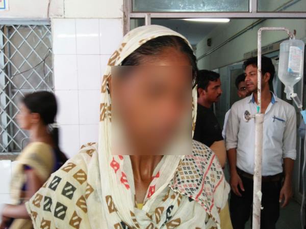 जल्द बालिग हुई लड़की को खाना पड़ा जहर, नहीं देख पाई प्रेमी की शादी जल्द बालिग हुई लड़की को खाना पड़ा जहर, नहीं देख पाई प्रेमी की शादी